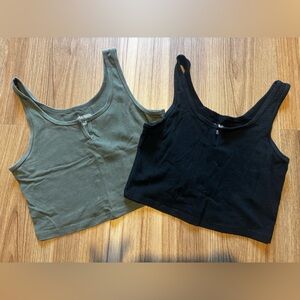 Lot of 2 Wild fable size medium black & green tanks